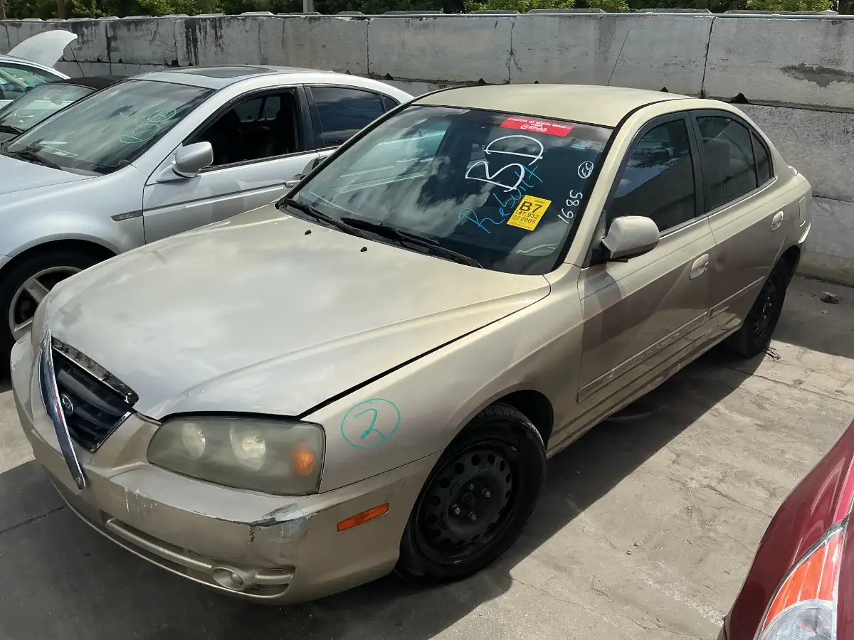 Photo of 2005 Hyundai Elantra