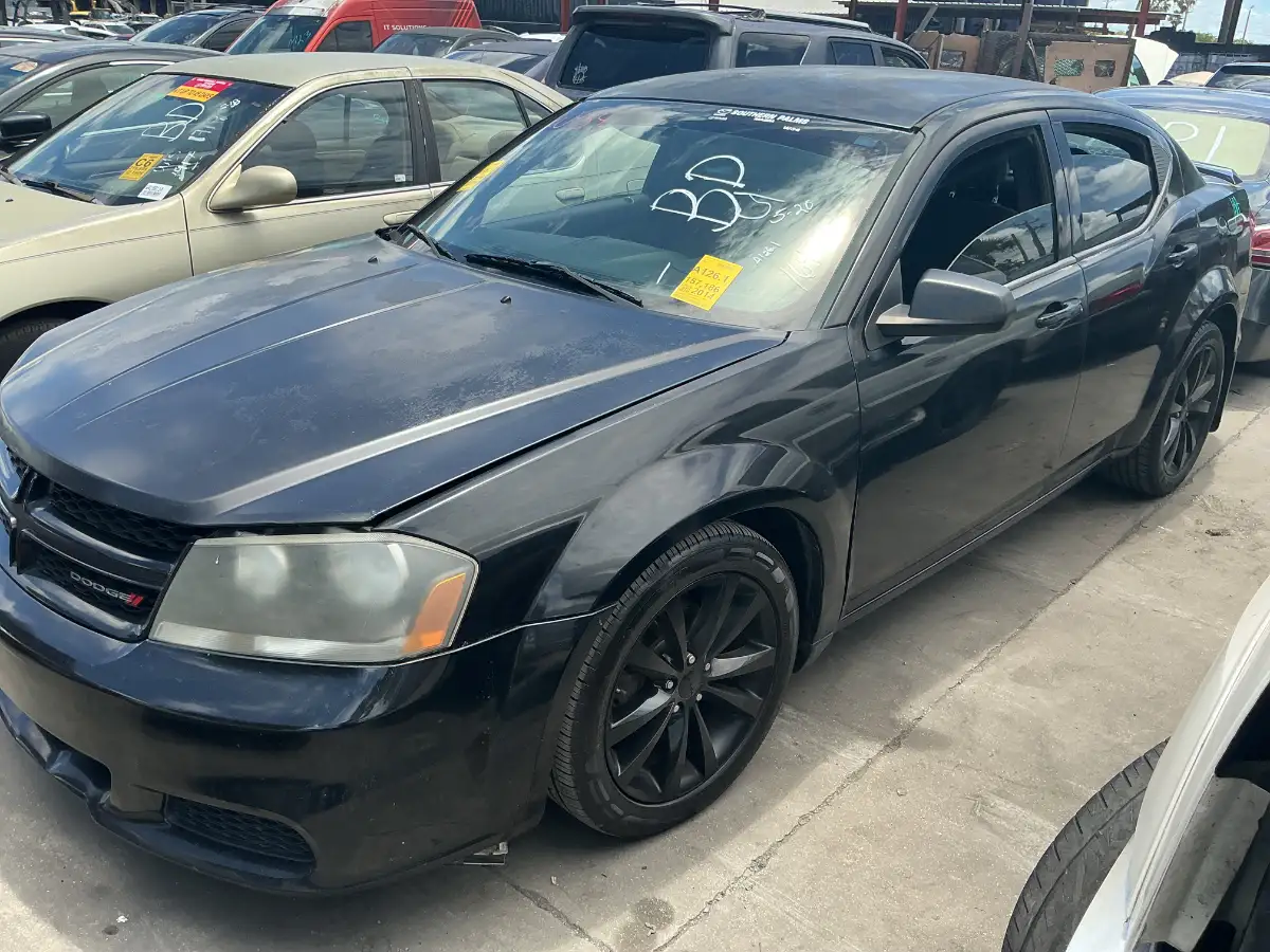 Photo of 2014 Dodge Avenger