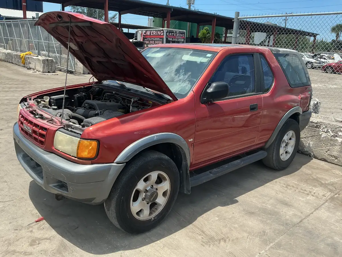Photo of 1999 Isuzu Amigo