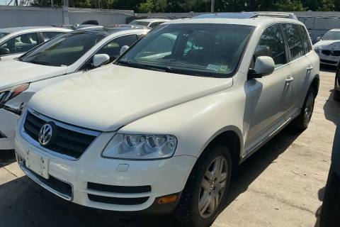 Photo of 2005 Volkswagen Touareg