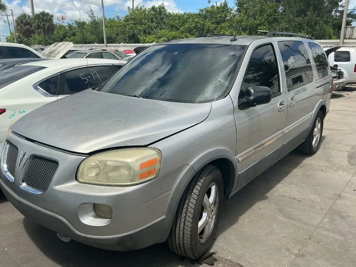 Photo of 2005 Pontiac Montana Sv6