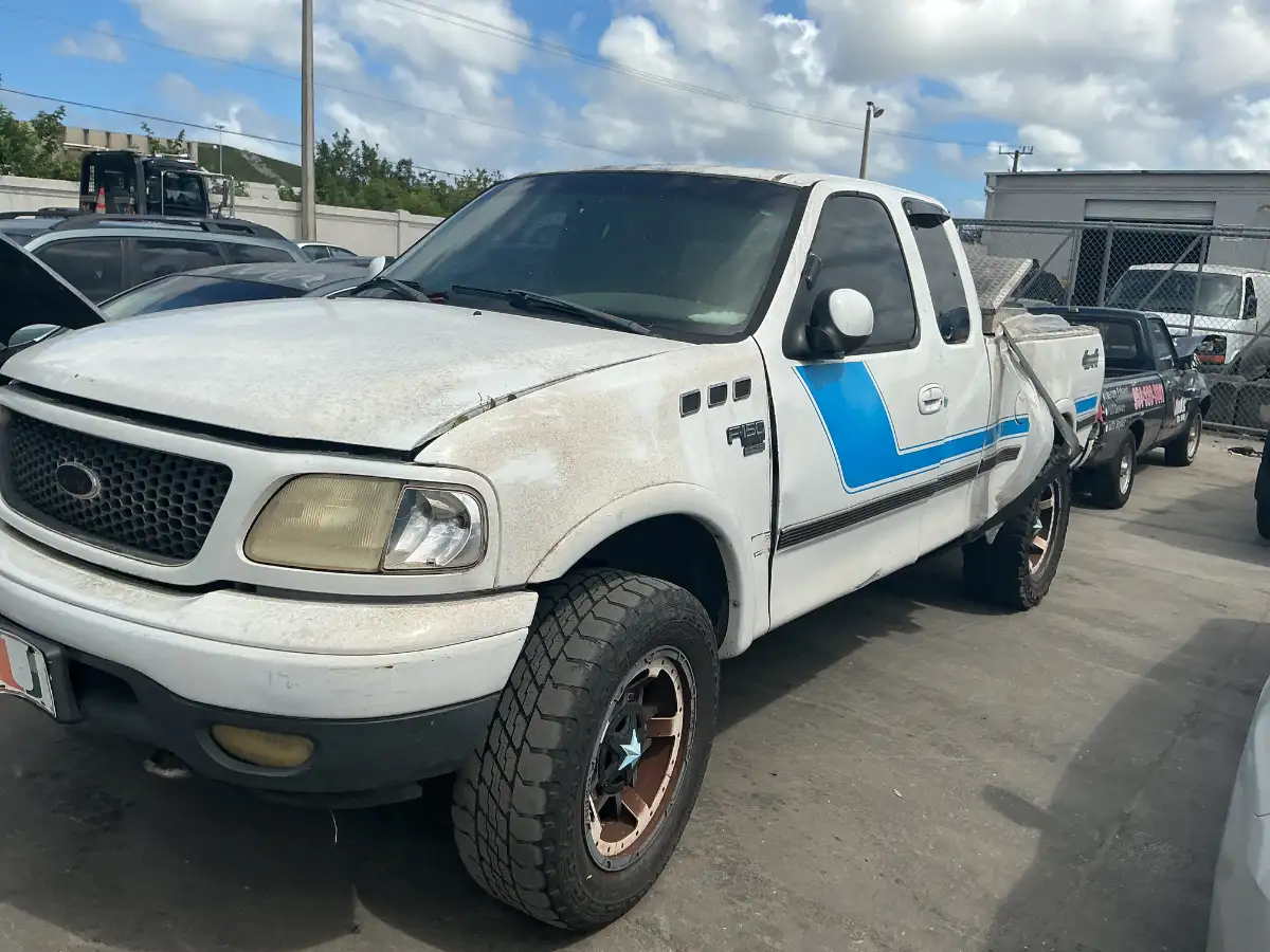 Photo of 2000 Ford F-150