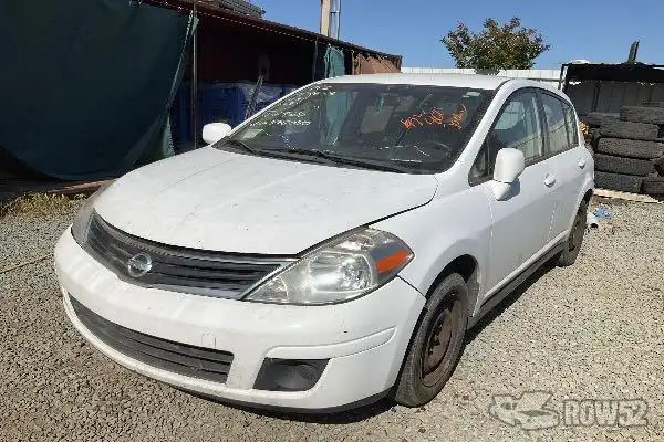Photo of 2010 Nissan Versa