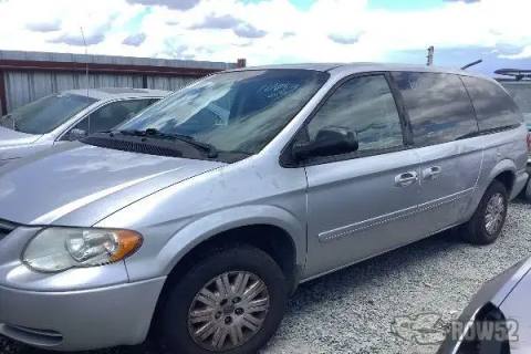 Photo of 2006 Chrysler Town & Country