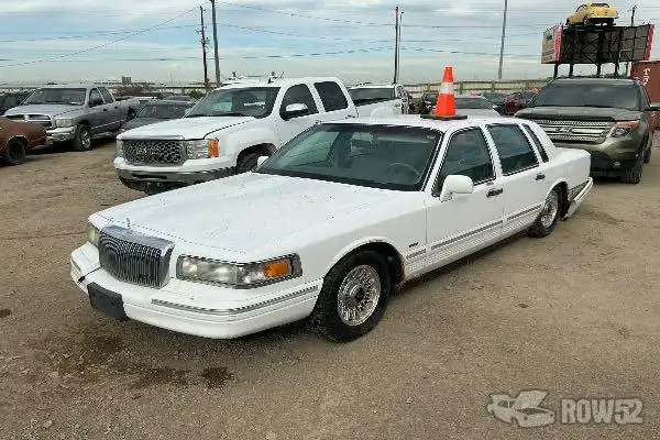 Photo of 1996 Lincoln Town Car