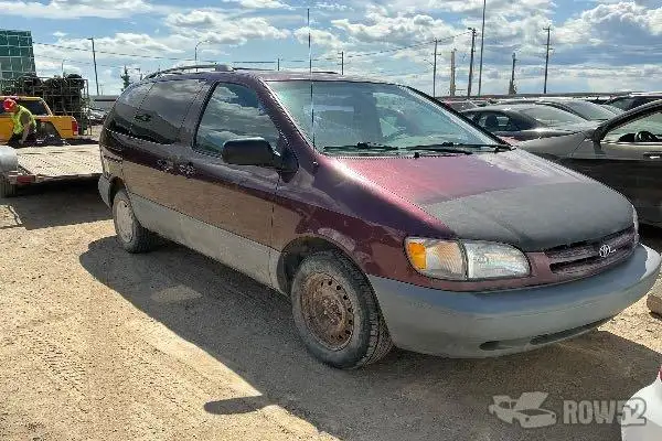 Photo of 1998 Toyota Sienna