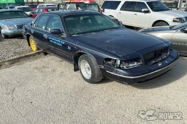 Photo of 1999 Ford Crown Victoria