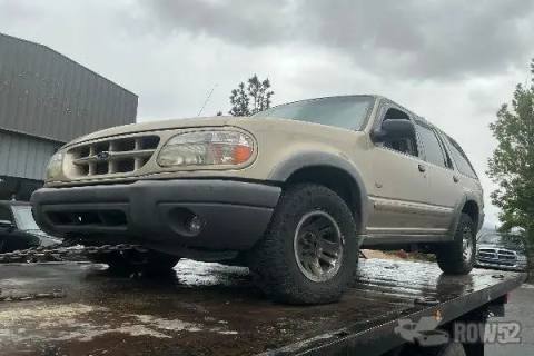 Photo of 2000 Ford Explorer