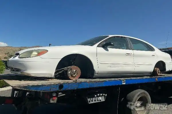 Photo of 2003 Ford Taurus