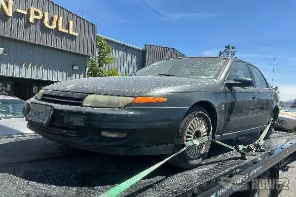 Photo of 2002 Saturn LS