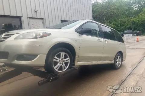 Photo of 2004 Mazda MPV