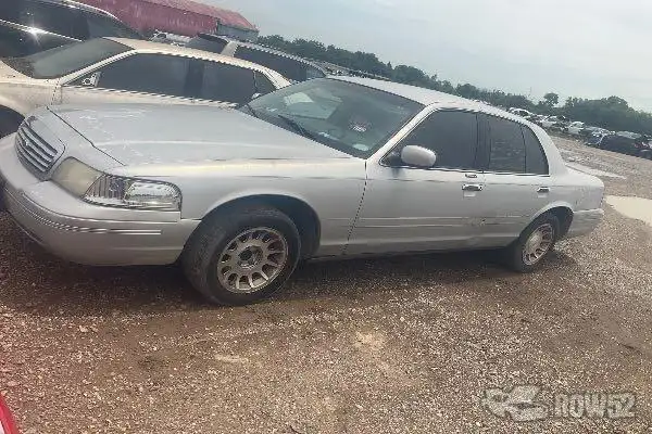Photo of 1999 Ford Crown Victoria