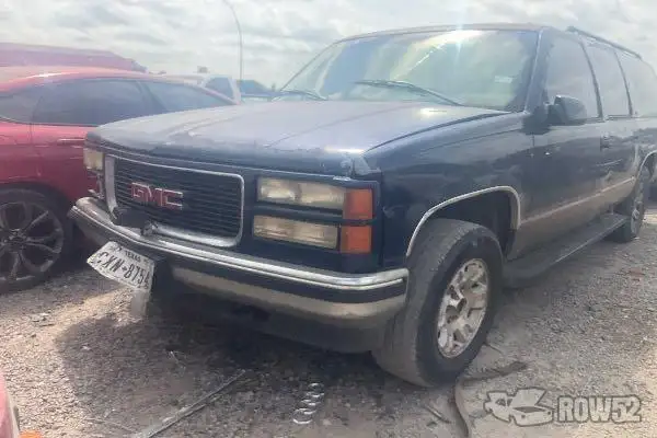 Photo of 1999 GMC Suburban