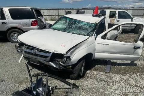 Photo of 2000 Toyota Tacoma