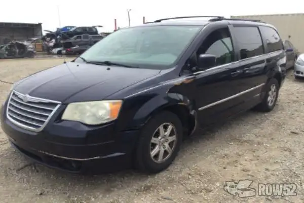 Photo of 2010 Chrysler Town & Country