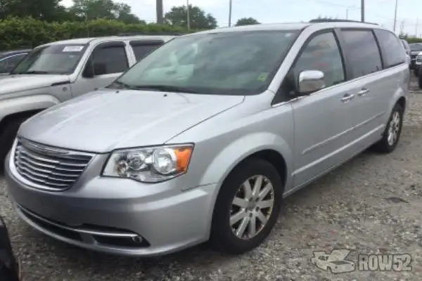 Photo of 2012 Chrysler Town & Country