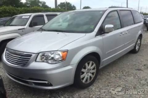 Photo of 2012 Chrysler Town & Country