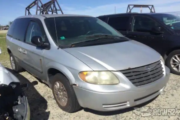 Photo of 2005 Chrysler Town & Country