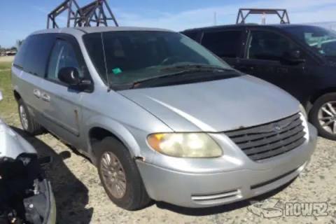 Photo of 2005 Chrysler Town & Country