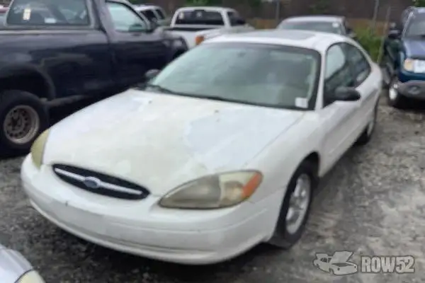 Photo of 2004 Ford Taurus