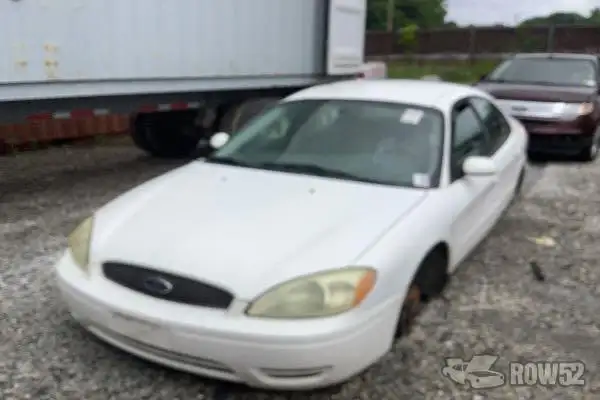 Photo of 2004 Ford Taurus