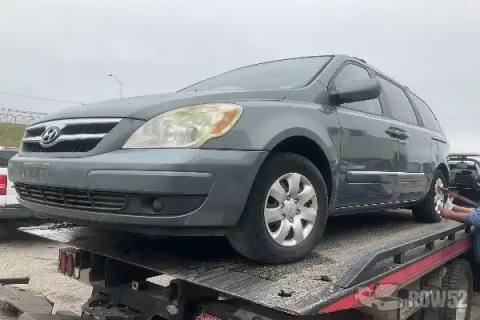Photo of 2008 Hyundai Entourage