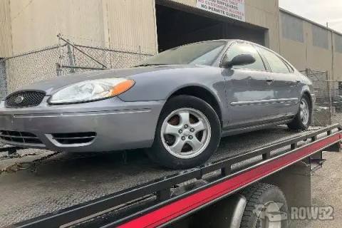 Photo of 2006 Ford Taurus