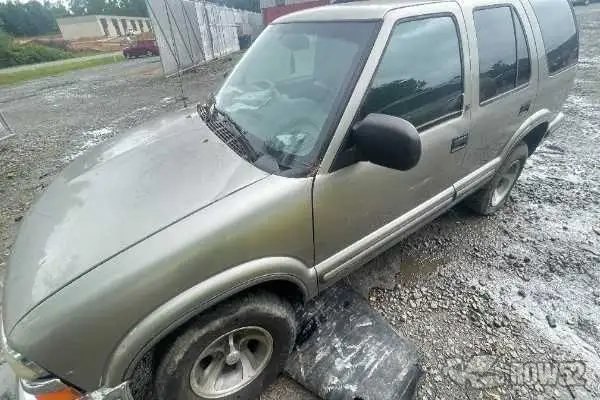 Photo of 1999 Chevrolet Blazer