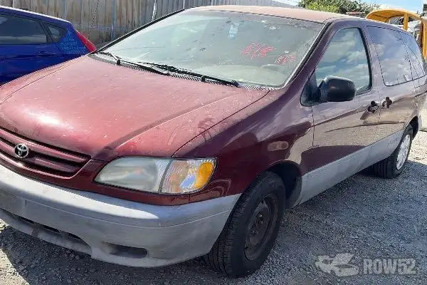 Photo of 2001 Toyota Sienna