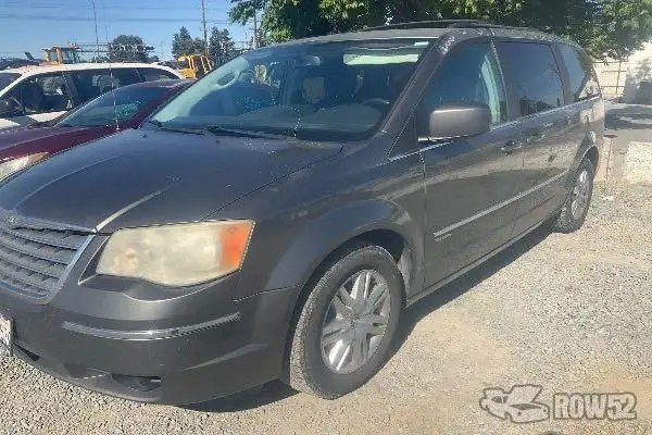 Photo of 2010 Chrysler Town & Country