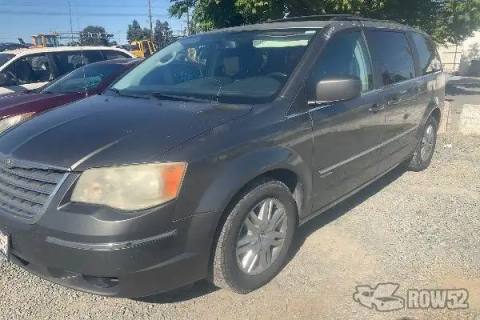 Photo of 2010 Chrysler Town & Country