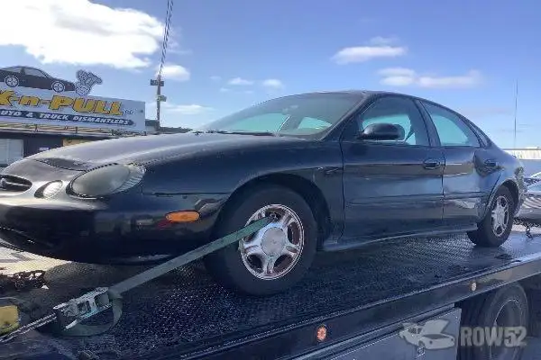 Photo of 1998 Ford Taurus