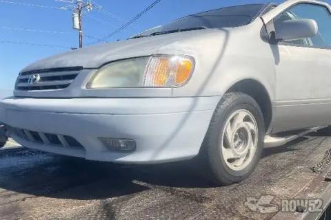Photo of 2002 Toyota Sienna