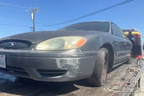 Photo of 2004 Ford Taurus