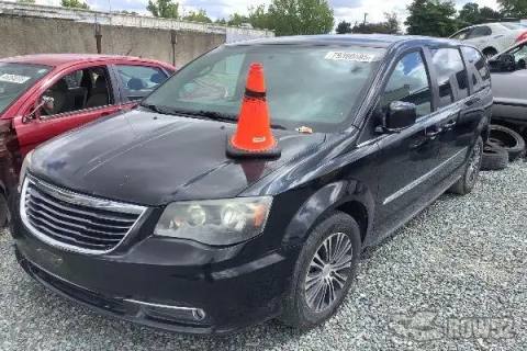 Photo of 2014 Chrysler Town & Country