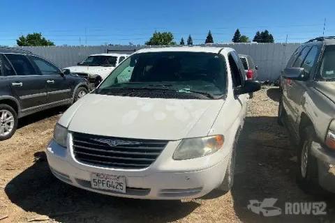 Photo of 2005 Chrysler Town & Country