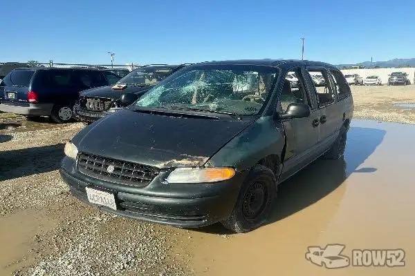 Photo of 1998 Plymouth Grand Voyager
