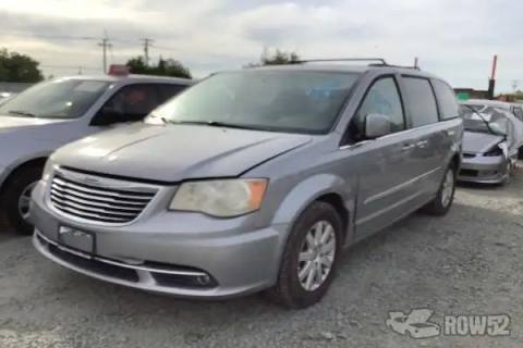 Photo of 2014 Chrysler Town & Country