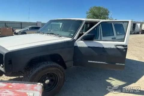 Photo of 2001 Jeep Cherokee