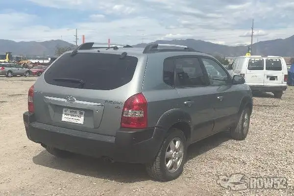 Photo of 2005 Hyundai Tucson