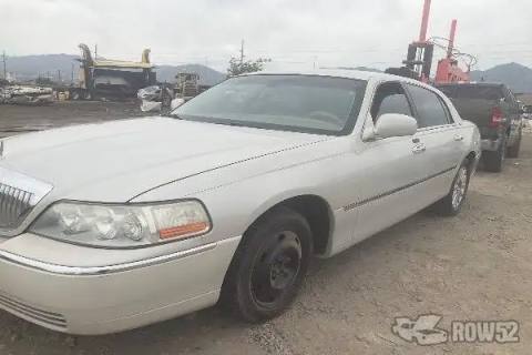 Photo of 2006 Lincoln Town Car
