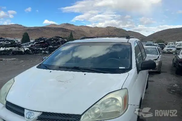 Photo of 2004 Toyota Sienna