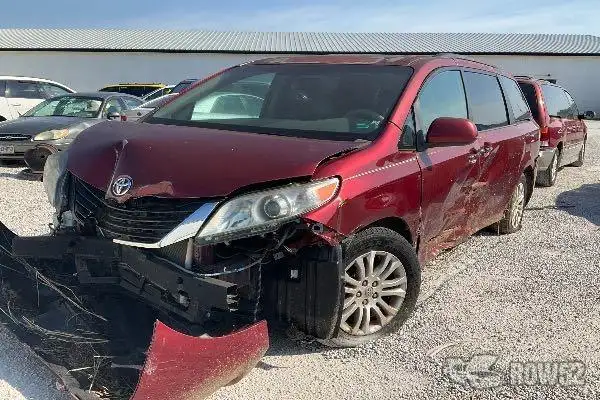 Photo of 2012 Toyota Sienna
