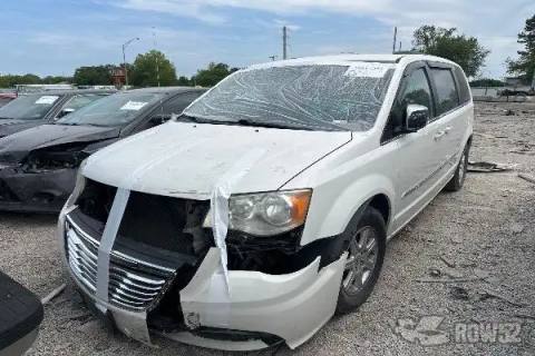 Photo of 2012 Chrysler Town & Country
