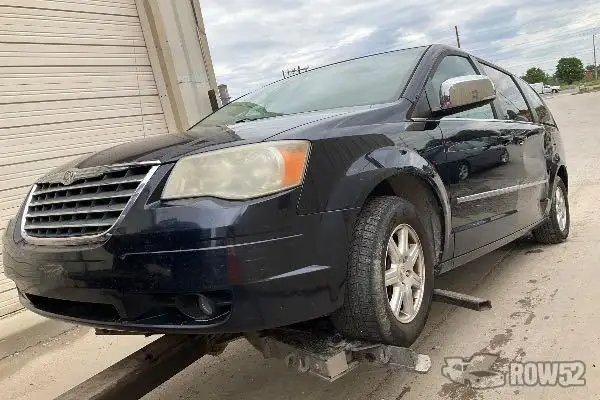 Photo of 2010 Chrysler Town & Country