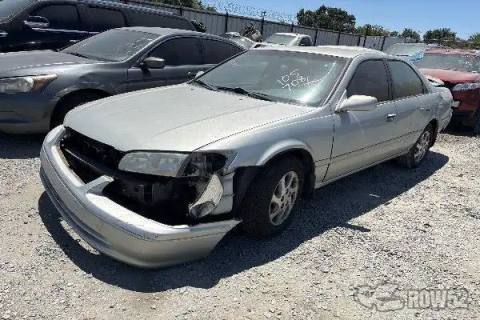 Photo of 2000 Toyota Camry