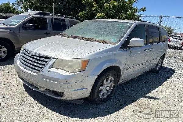 Photo of 2010 Chrysler Town & Country