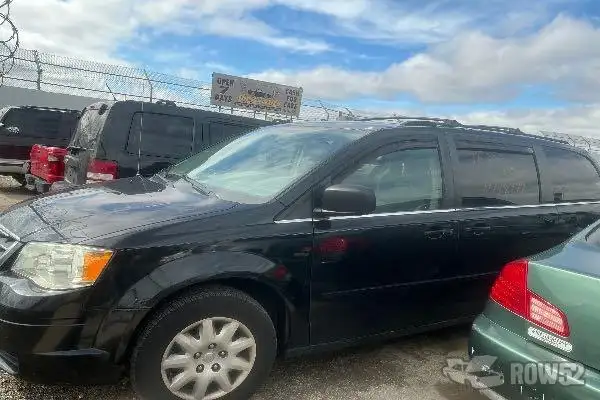 Photo of 2010 Chrysler Town & Country