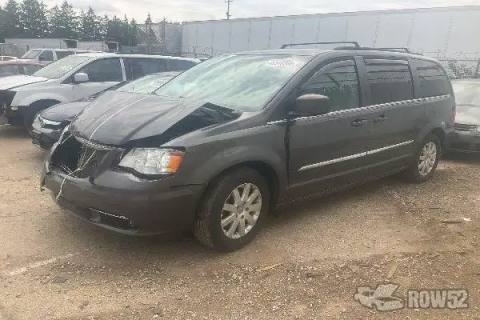 Photo of 2016 Chrysler Town & Country