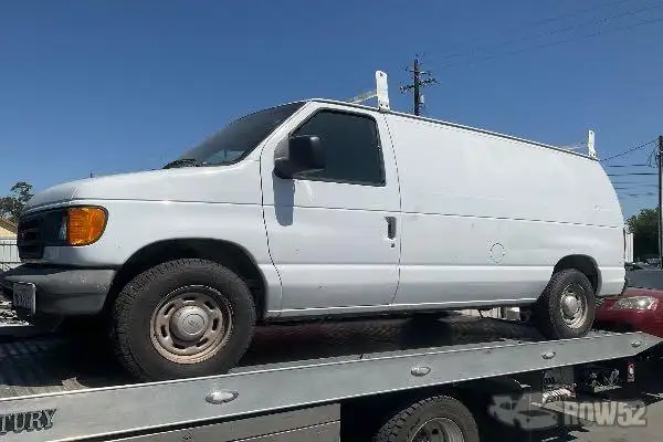 Photo of 2005 Ford Econoline